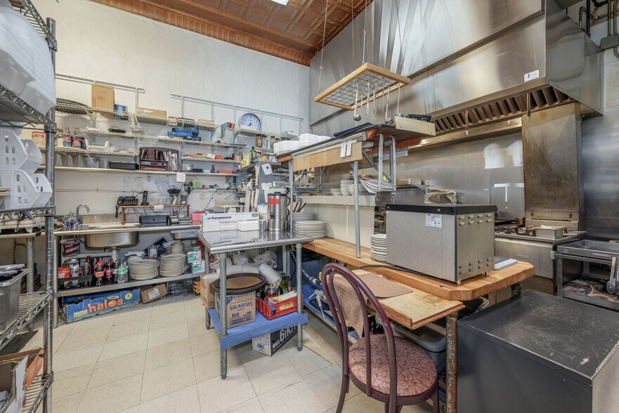 More Photos Of 314 Pioneer St, Akron Storefront For Sale