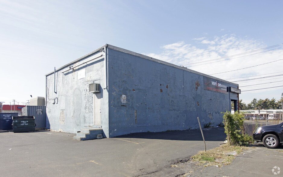 More Photos Of 2374 Jericho Tpke, New Hyde Park General Retail For Sale