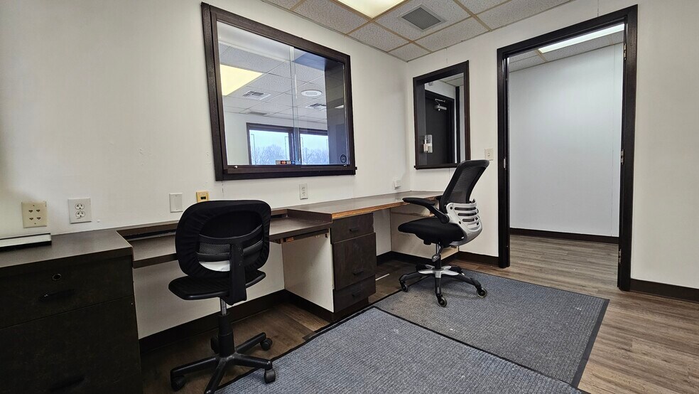 More Photos Of 700 S Main St, Grove Medical For Sale