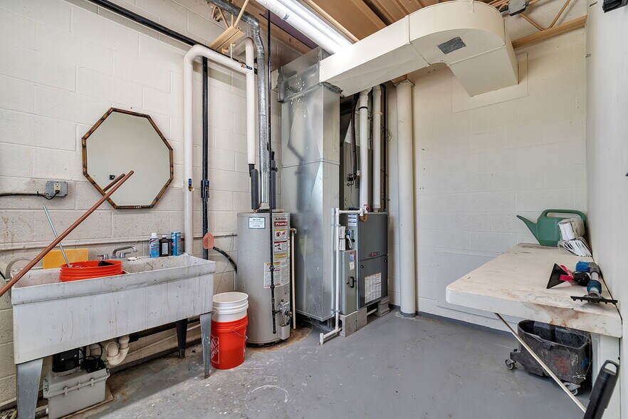 More Photos Of 1783 Kenmore Ave, Kenmore Warehouse For Sale