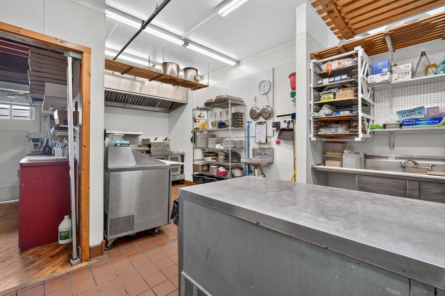 More Photos Of 615 S 1st Ave, Pocatello Restaurant For Sale