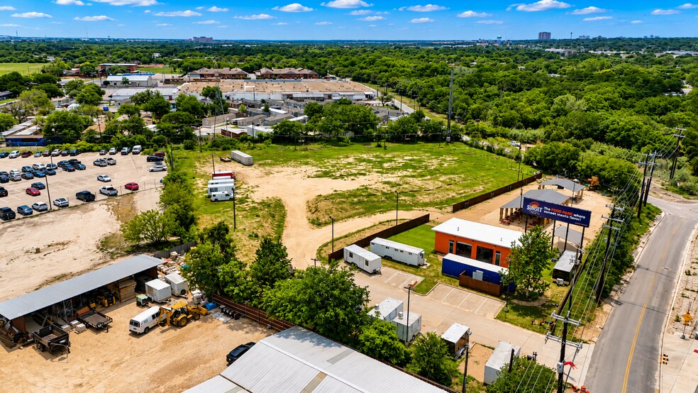 More Photos Of 1916 Austin Hwy, San Antonio General Retail For Sale