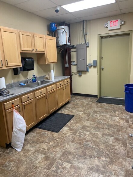 More Photos Of 7490 Bridgewater Rd, Huber Heights Manufacturing For Lease