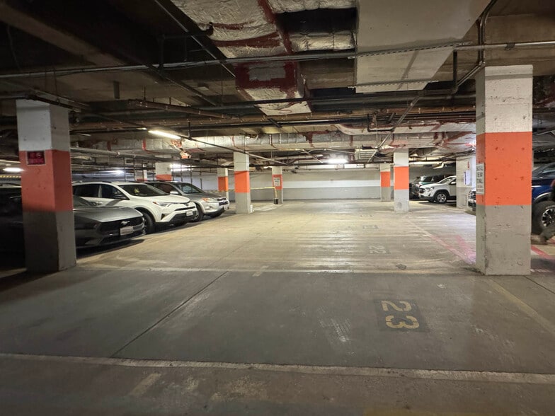 More Photos Of 20 S Charles St, Baltimore Office For Sale