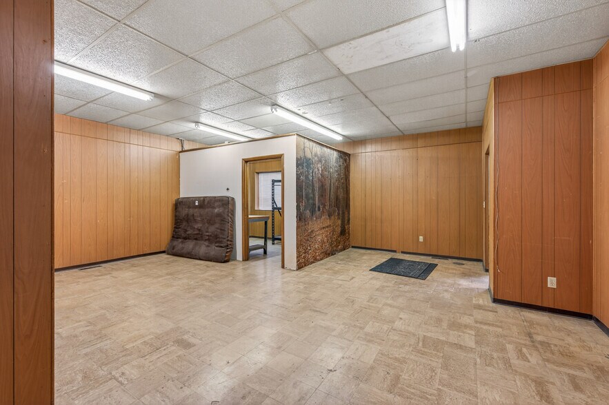 More Photos Of 5201 Lakeland Ave N, Minneapolis Industrial For Sale