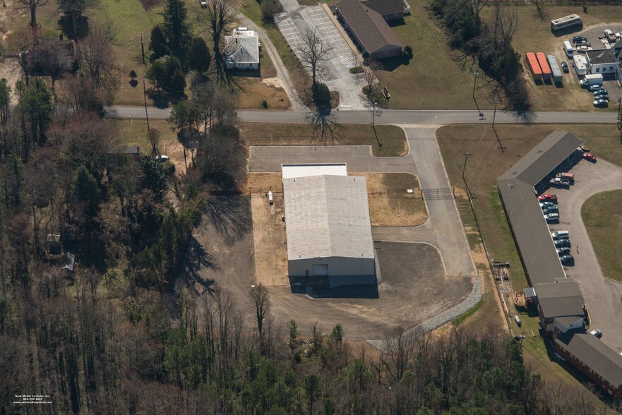 More Photos Of 2540 Norcliff Rd, Richmond Manufacturing For Lease