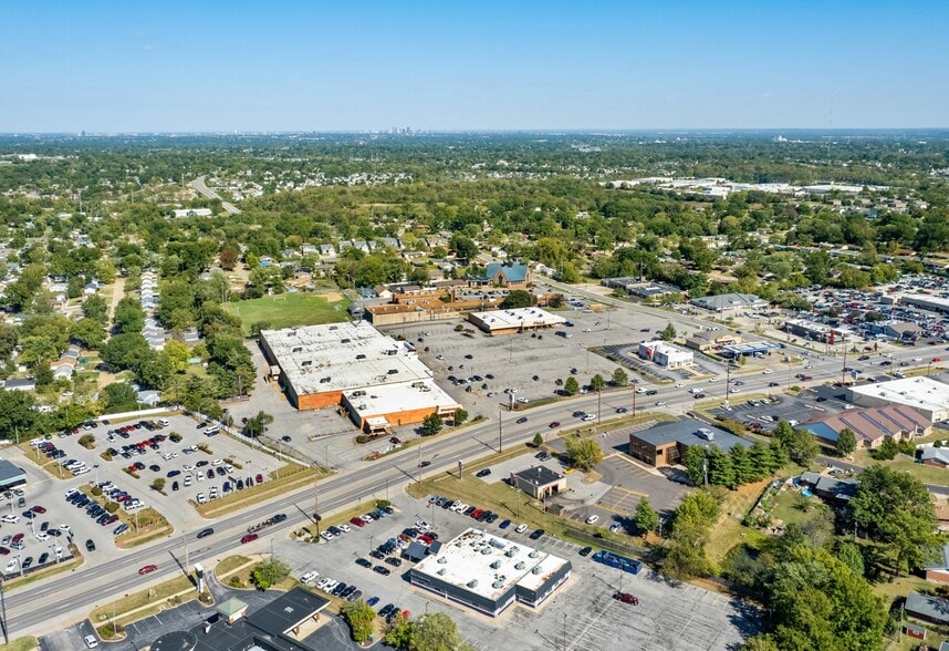 More Photos Of 5796 S Lindbergh Blvd, Saint Louis Freestanding For Lease