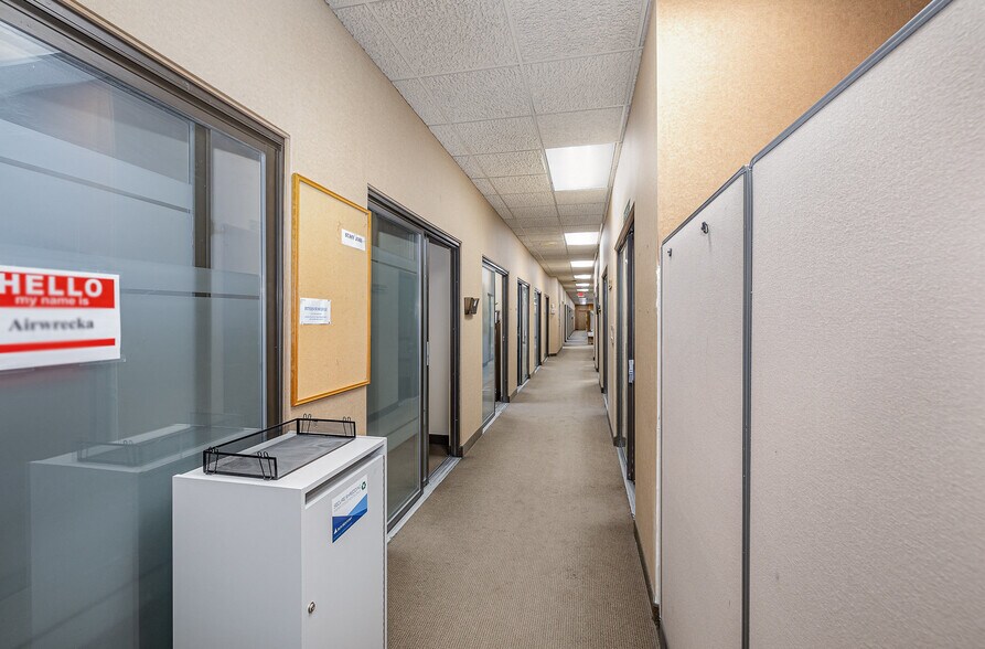 More Photos Of 1781 W County Road B, Saint Paul Office For Sale