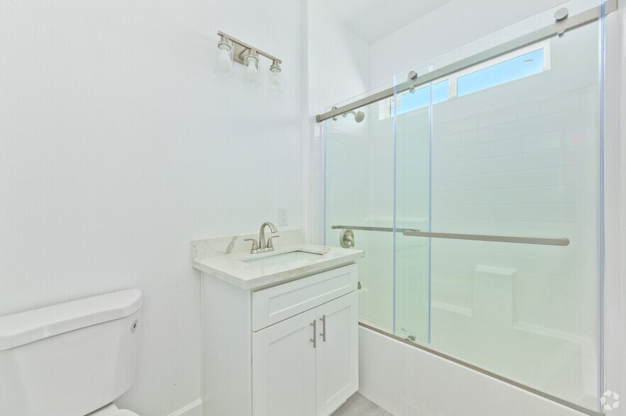 More Photos Of 15909 Merrill Ave, Fontana Apartments For Sale