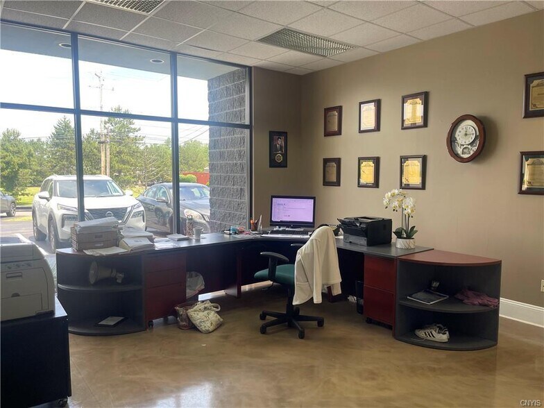 More Photos Of 325 Commerce Blvd, Liverpool Light Manufacturing For Sale