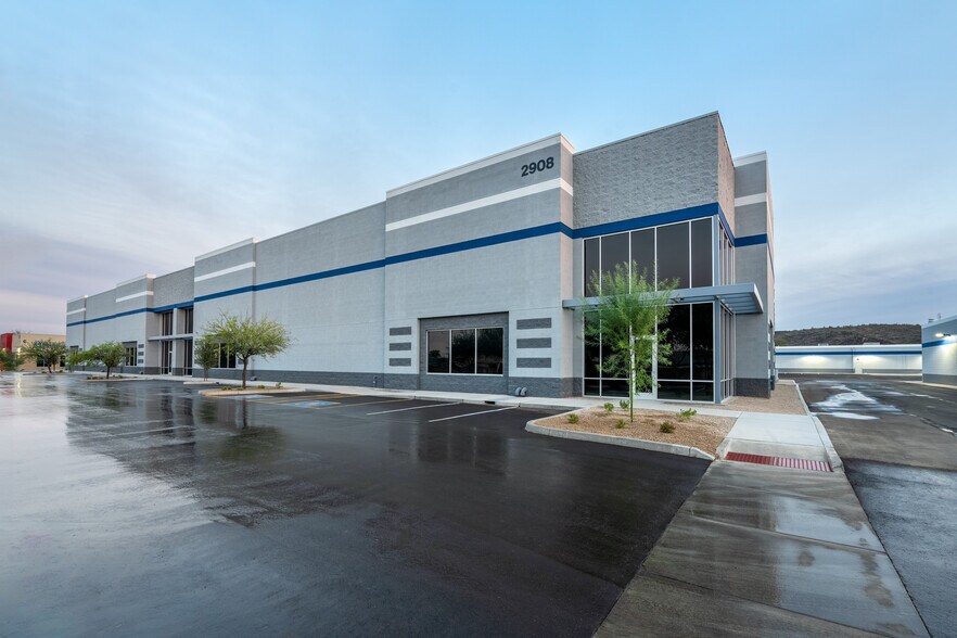 More Photos Of 2908 W Deer Valley Rd, Phoenix Warehouse For Sale