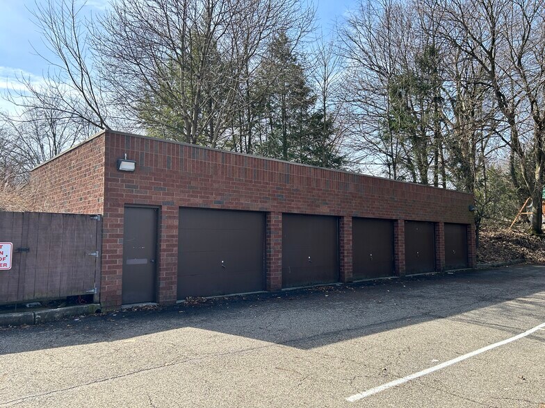 More Photos Of 1201 S Main St, Canton Office For Sale