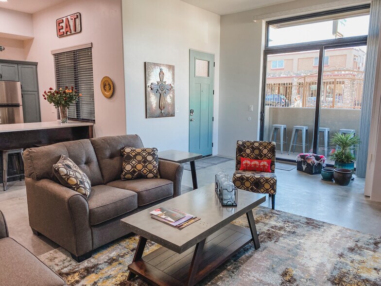 More Photos Of 1039 N Main St, Cottonwood Storefront Retail Residential For Sale