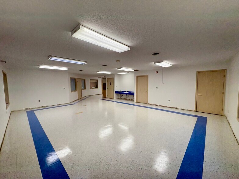 More Photos Of 615 Beardsley St, Boyne City Office For Sale