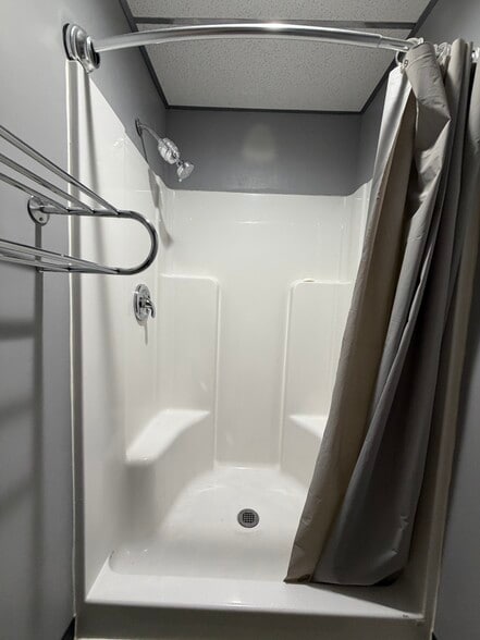 More Photos Of 139 New Hope Rd, Lawrenceville Warehouse For Sale