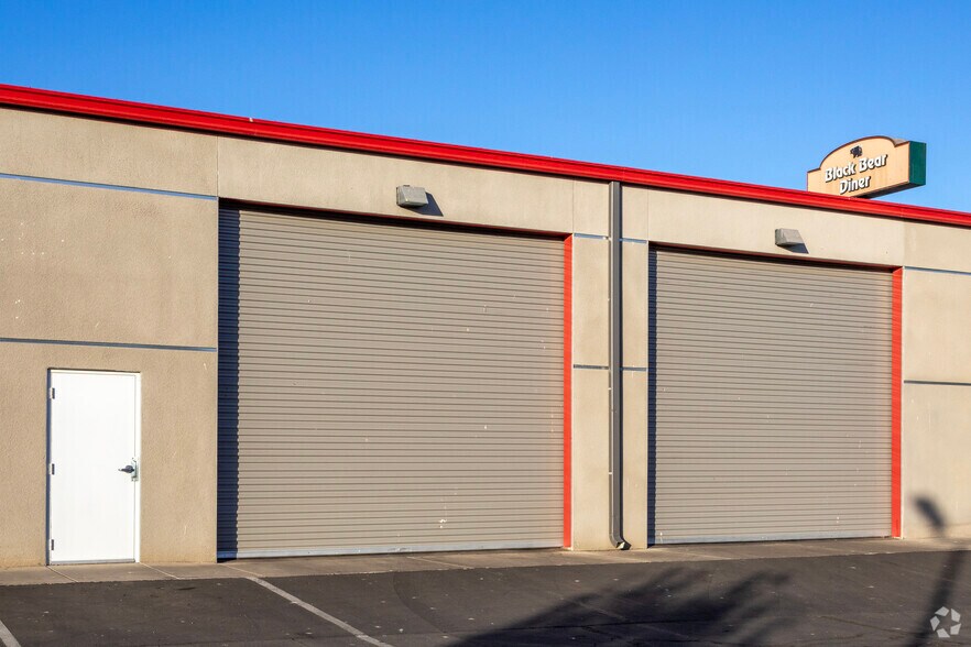 More Photos Of 1525 W 14th St, Merced Showroom For Lease