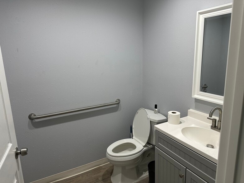 More Photos Of 18404 Fm 2920 Rd, Tomball Office For Sale