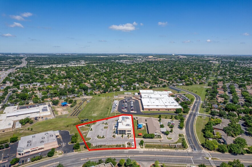 More Photos Of 12601 Metric Blvd, Austin Office For Sale