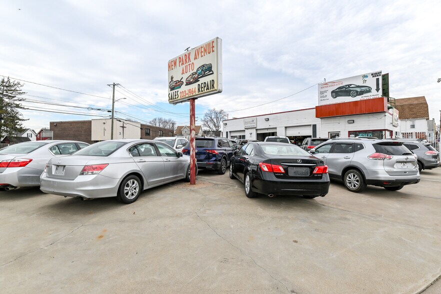 More Photos Of 385 New Park Ave, Hartford Auto Repair For Sale