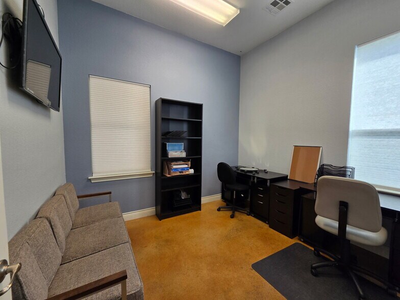More Photos Of 1010 Old Austin Hutto Rd, Pflugerville Office For Lease