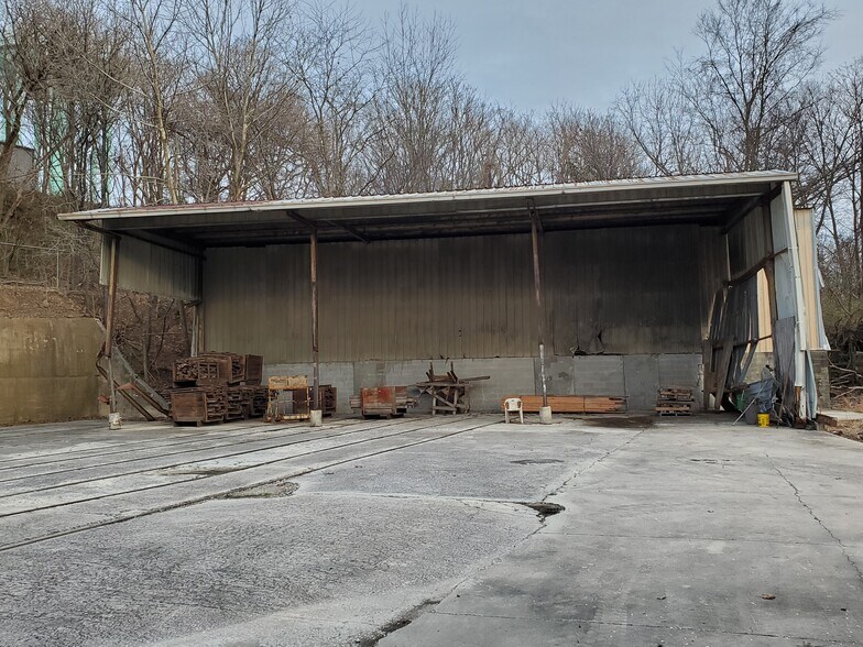 More Photos Of 301 Depot St, McMinnville Manufacturing For Sale