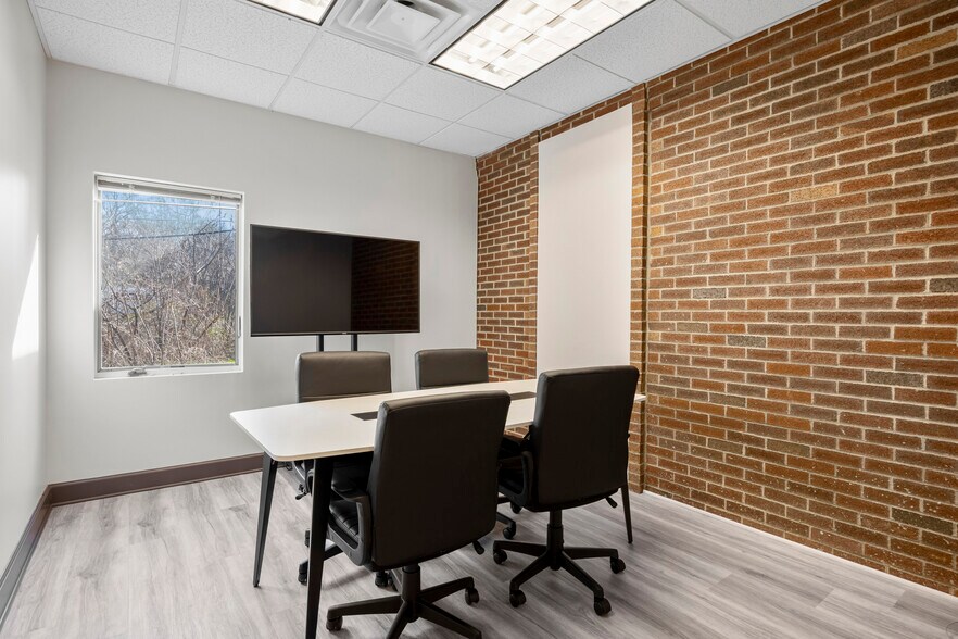 More Photos Of 930 Albany Shaker Rd, Latham Medical For Lease