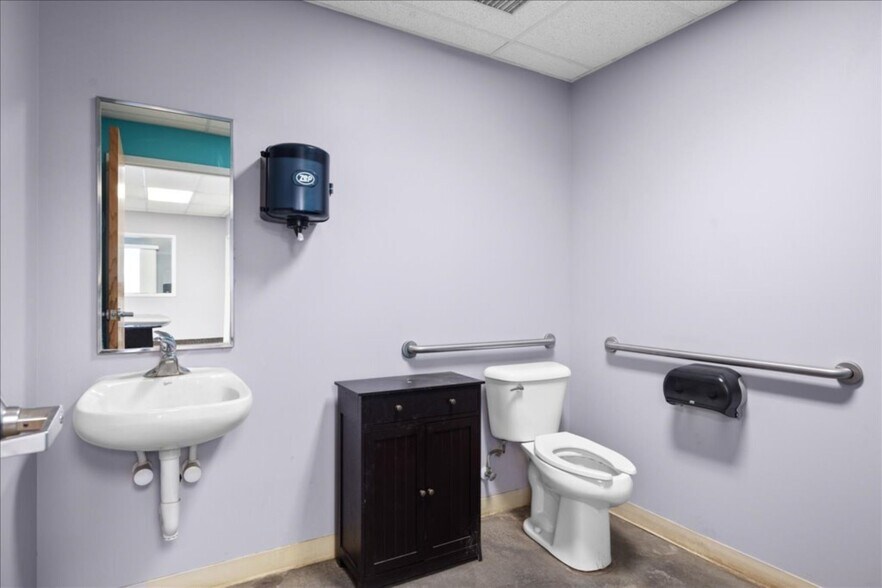 More Photos Of 6830 Commercial Ave, Billings Industrial For Sale