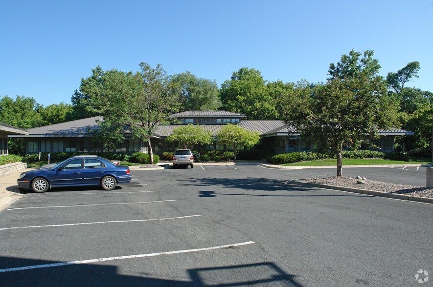 More Photos Of 10520 Wayzata Blvd, Hopkins Office Residential For Lease