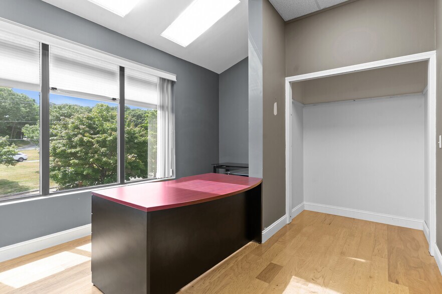More Photos Of 1050 Main St, East Greenwich Office For Sale