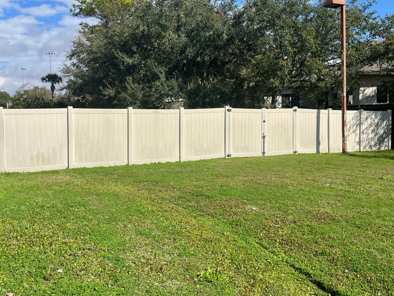 More Photos Of 1101 E Broadway St, Oviedo Office For Lease