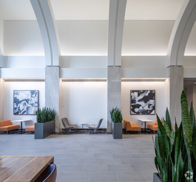 More Photos Of 1040 Crown Pointe Pkwy, Atlanta Unknown For Sale