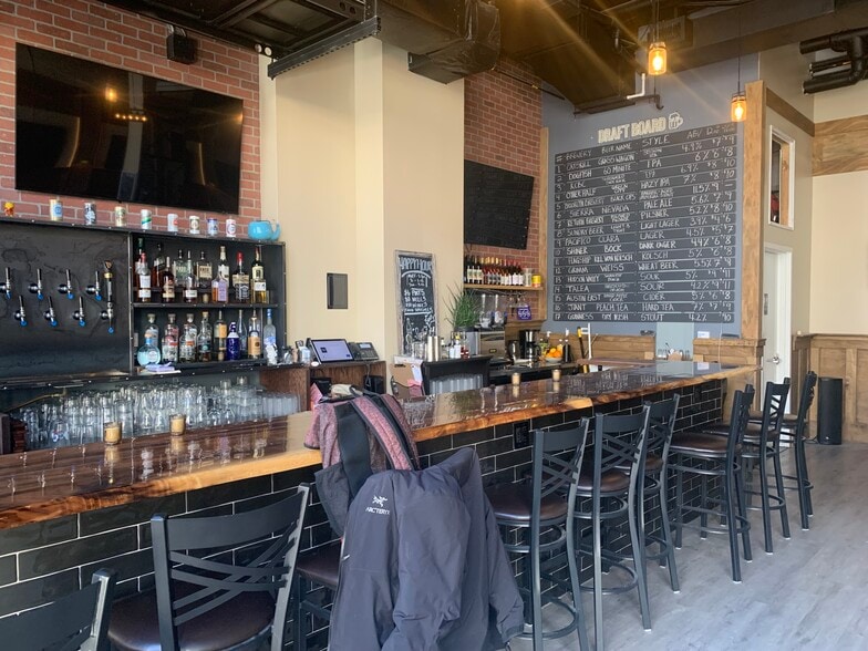 Primary Photo Of 369 Leonard St, Brooklyn Apartments For Lease