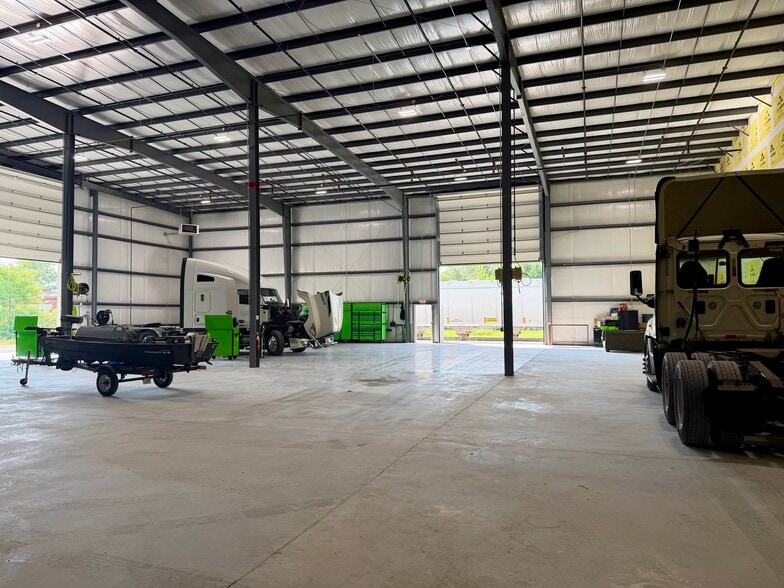 More Photos Of 204 Frogale Ct, Winchester Warehouse For Lease
