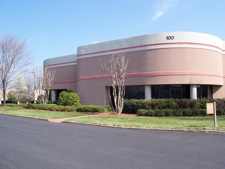 More Photos Of 1590 N Roberts Rd, Kennesaw Warehouse For Lease