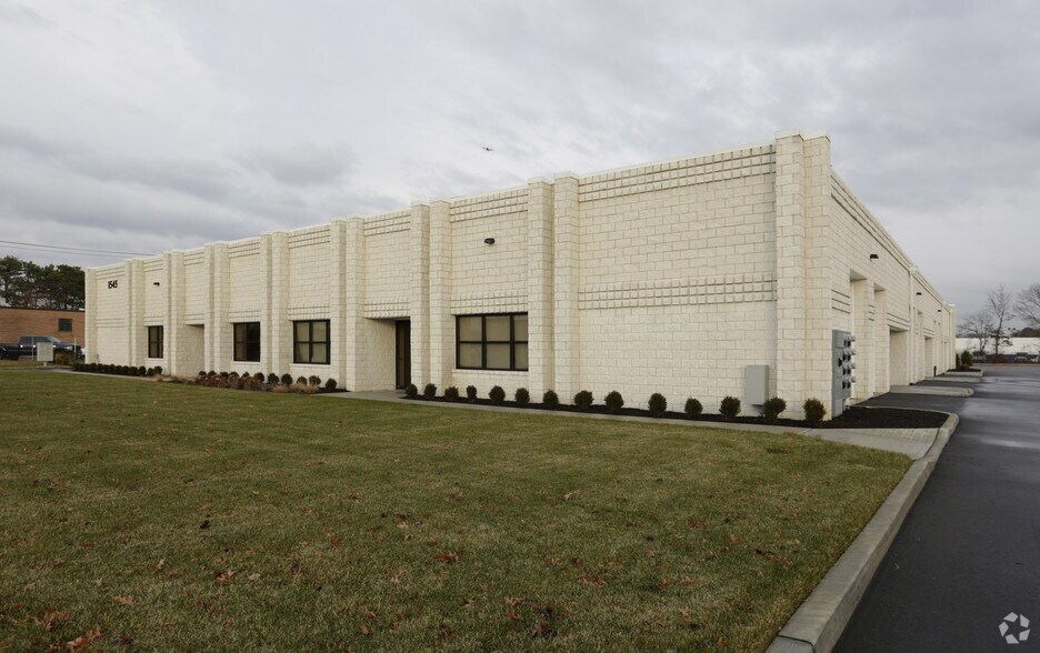 More Photos Of 1545 Ocean Ave, Bohemia Warehouse For Lease