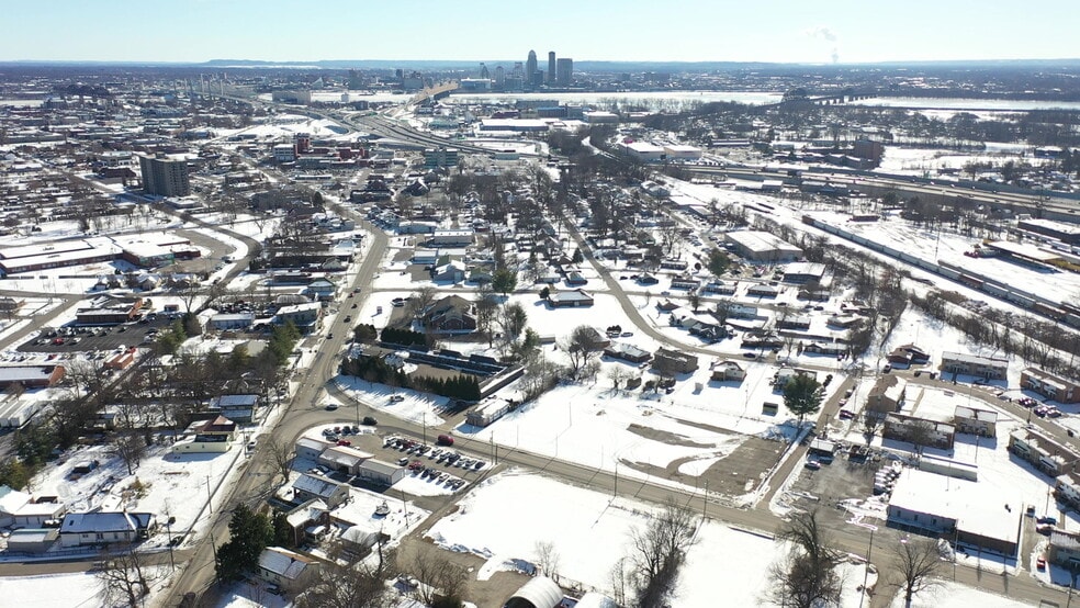 More Photos Of 1701 Spring St, Jeffersonville Medical For Sale