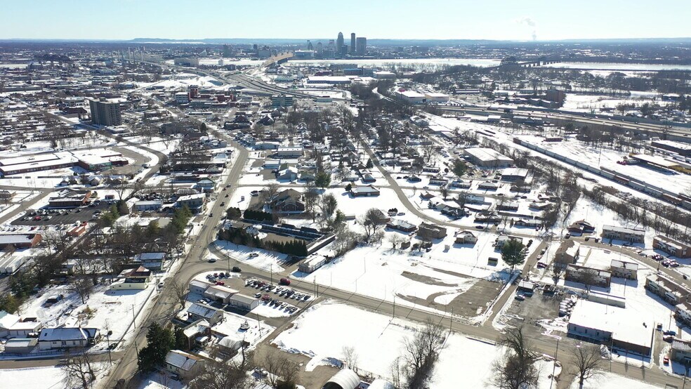 More Photos Of 1701 Spring St, Jeffersonville Medical For Sale