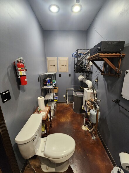 More Photos Of 2250 US Highway 40, Russell Flex For Sale