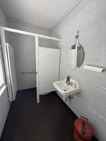 More Photos Of 5028 Augusta Rd, Savannah Office For Sale