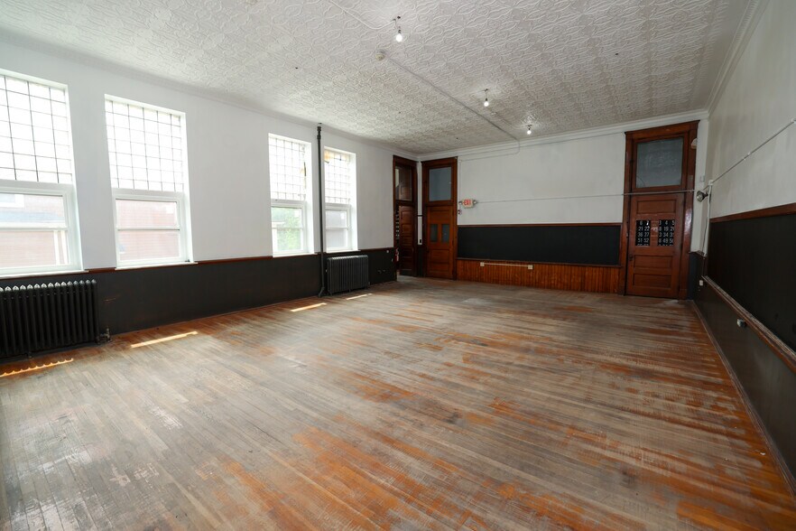 More Photos Of 1548 Reid Ave, Lorain Apartments For Sale