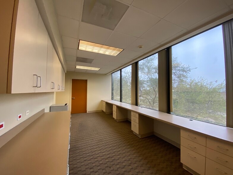 More Photos Of 1140 Cypress Station Dr, Houston Medical For Sale