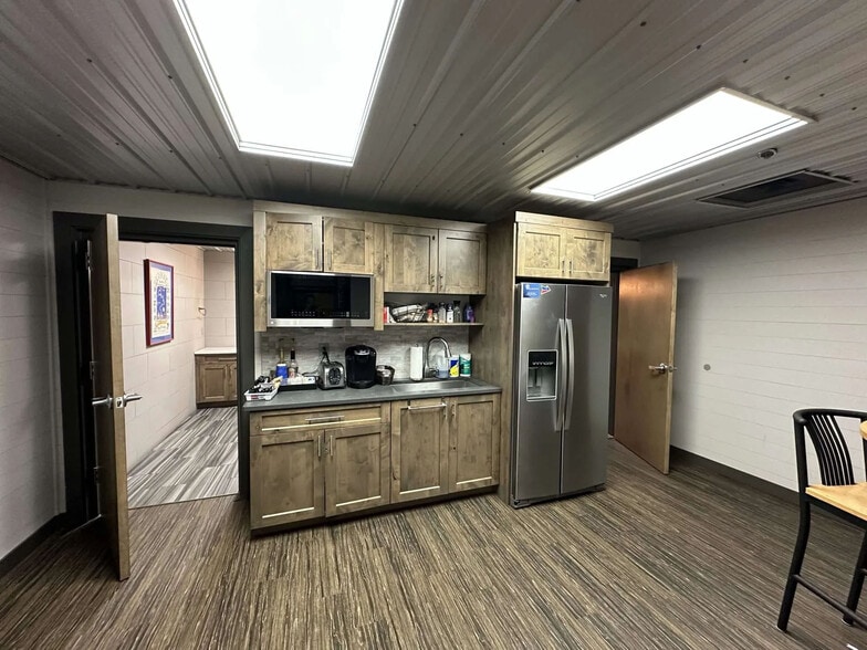 More Photos Of 3700 E Milham Ave, Portage Distribution For Sale