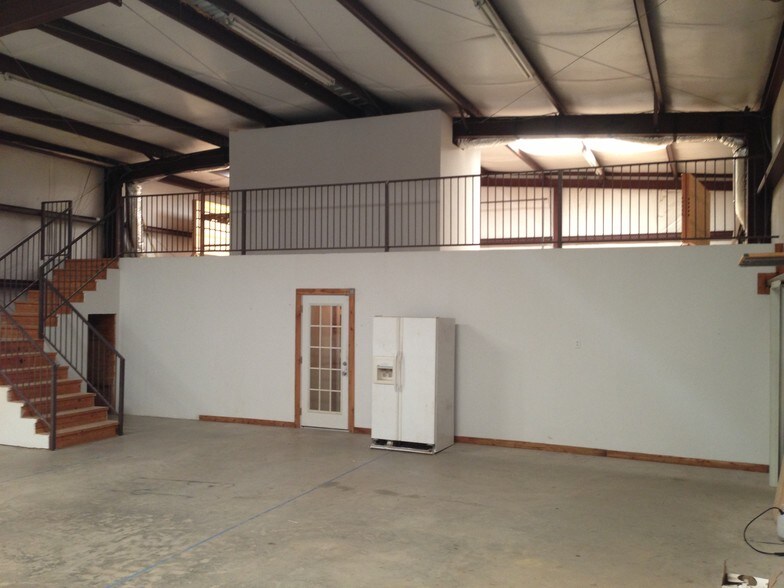 More Photos Of 3101 N Highway 183, Liberty Hill Warehouse For Sale