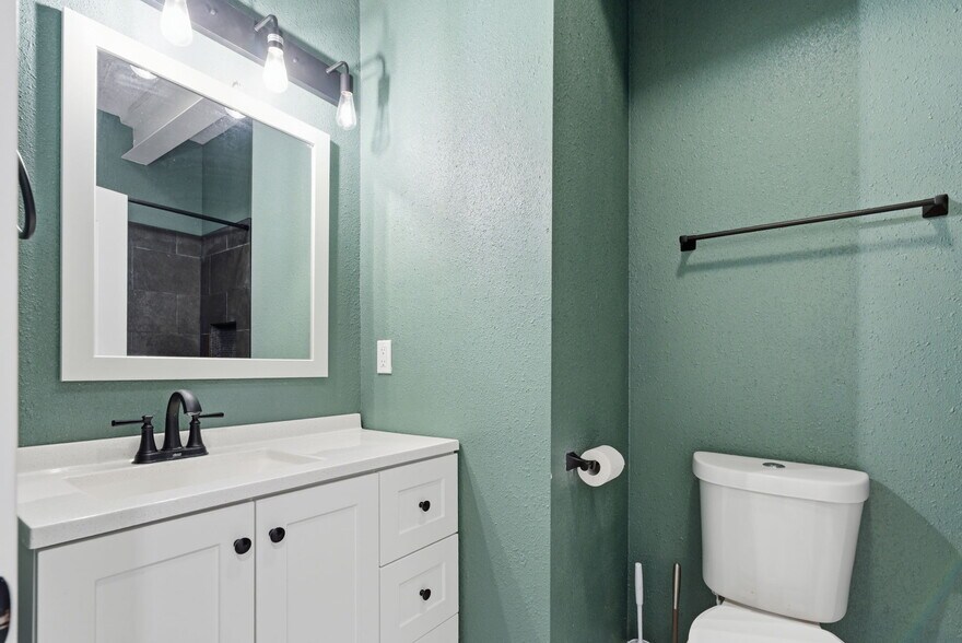 More Photos Of 302 N Main St, Newton Office Residential For Sale