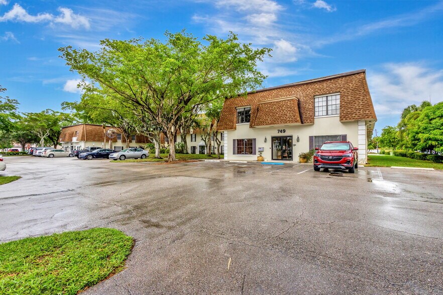 More Photos Of 745 US Highway 1, North Palm Beach Unknown For Lease