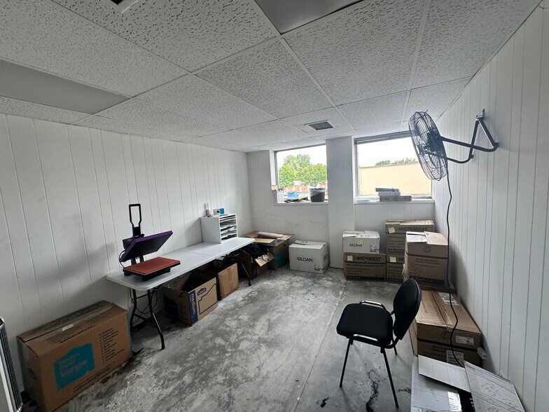 More Photos Of 1001 N Coliseum Blvd, Fort Wayne Auto Dealership For Sale