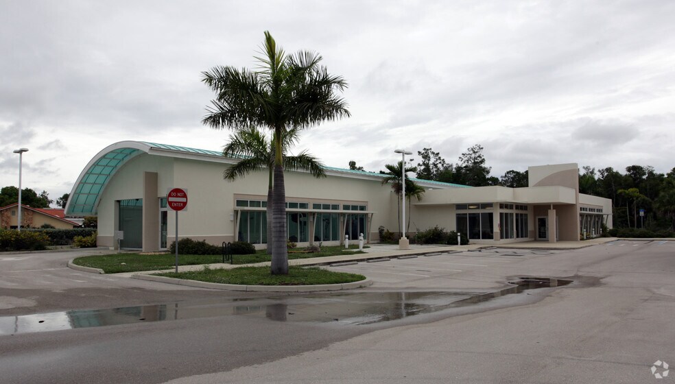 More Photos Of 9995 Tamiami Trl E, Naples Service Station For Lease