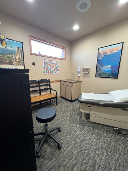 More Photos Of 77 Adcock Dr, Alamosa Healthcare For Sale