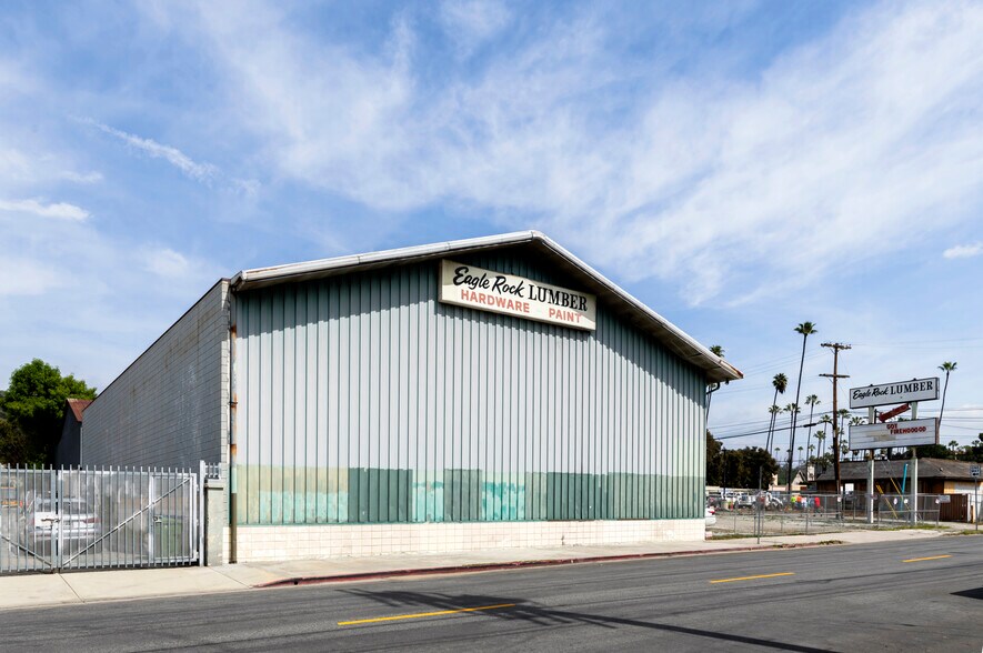 More Photos Of 2219 Fair Park Ave, Los Angeles Warehouse For Lease