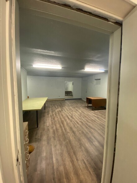 More Photos Of 105 Main st, Red Oak Office For Lease
